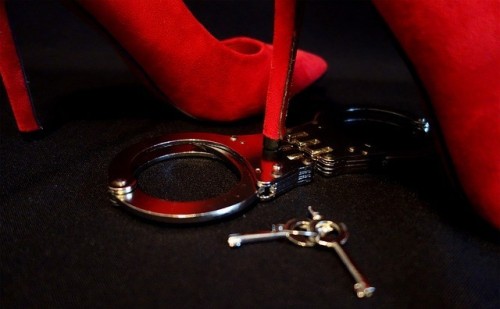 Experimento único ve a investigadores belgas ir un club BDSM para romper el tabú